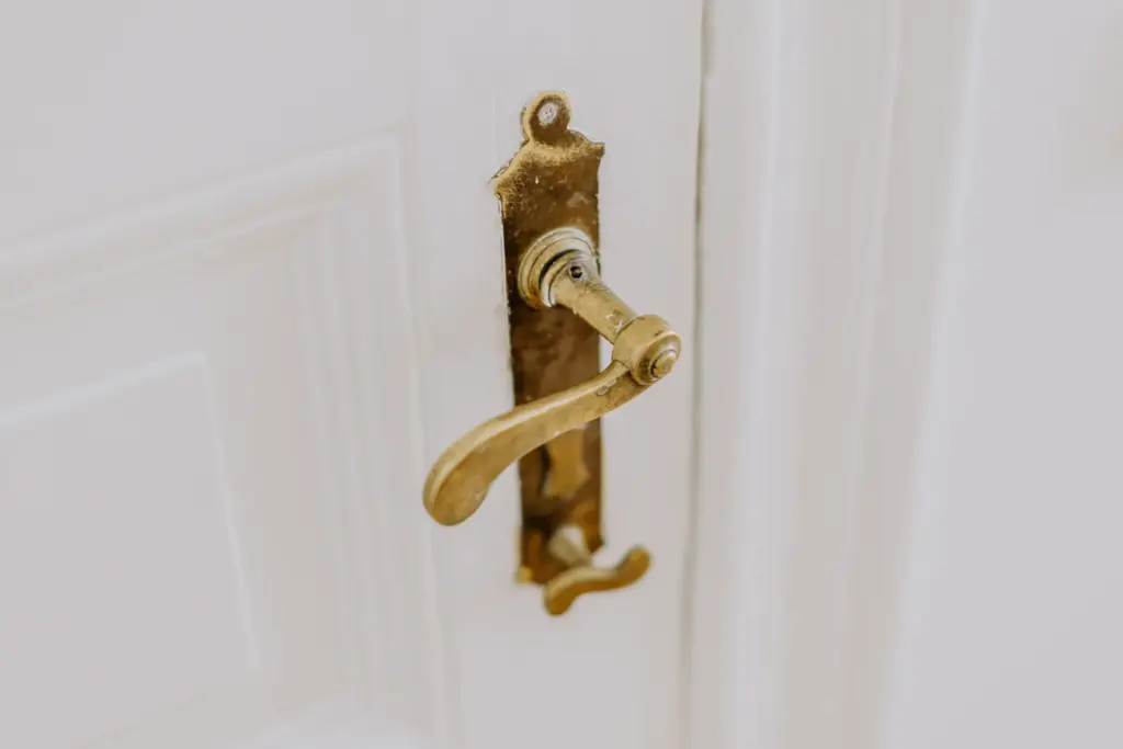 Altbausanierung, Liebe zum Historischen Charme - Wohnung Sanierung in Berlin 8 09
